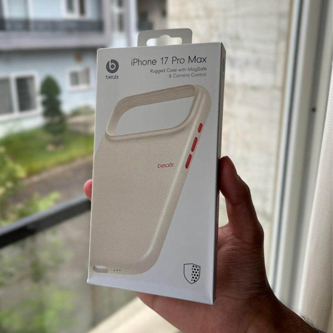 Apple Beats MagSafe iPhone Case