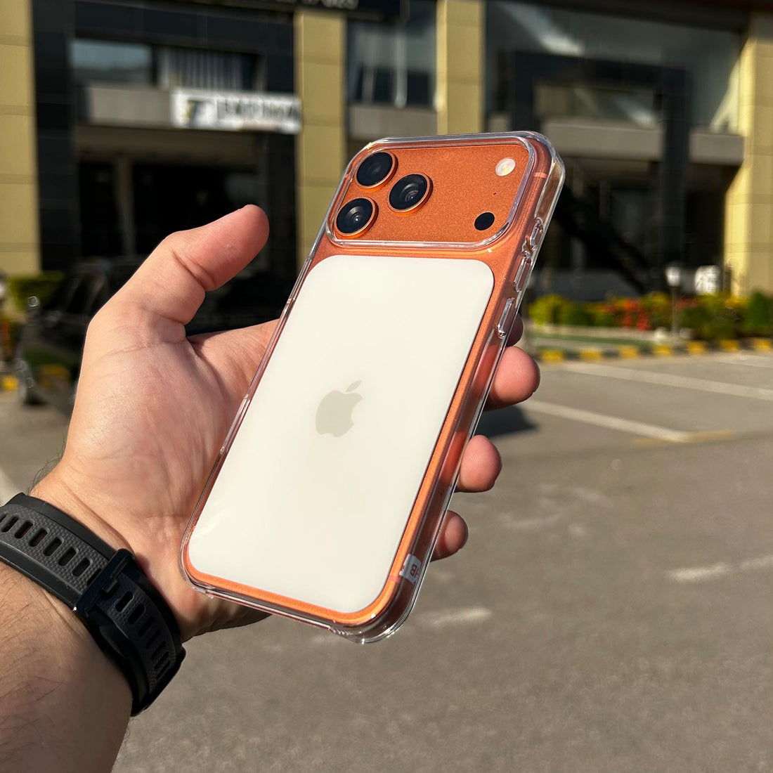 Apple Clear MagSafe Case for iPhone